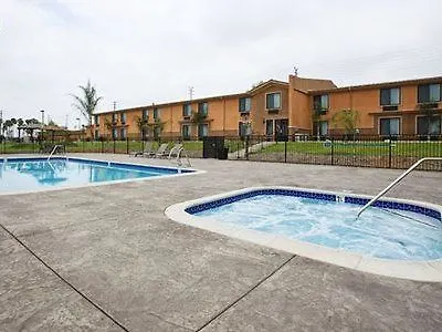 Comfort Inn & Suites Colton Hotel